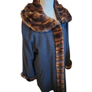 Vintage Bexleys Womens Wool Coat Faux Fur Trim.